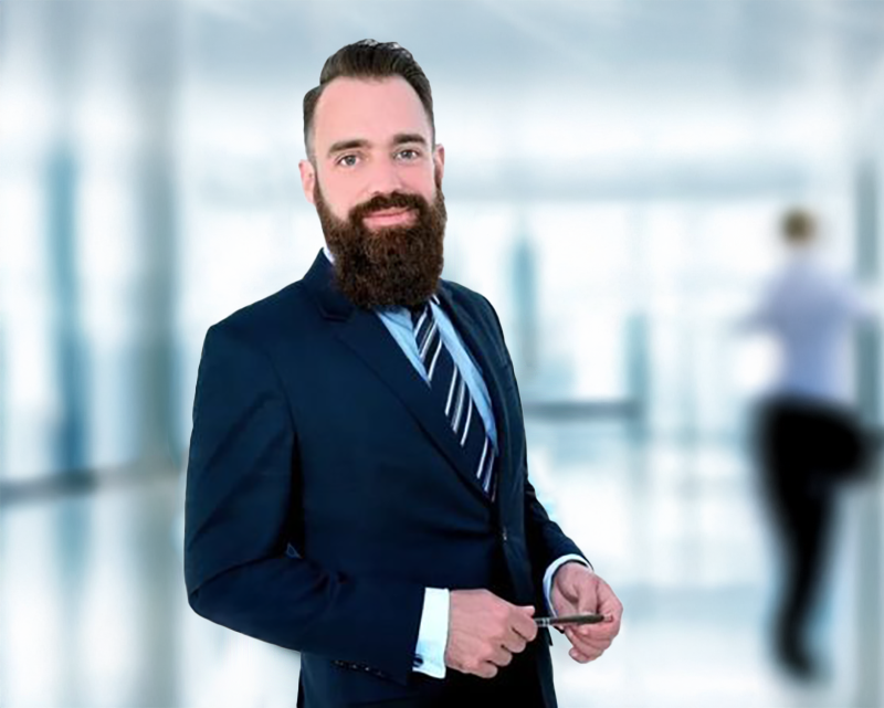 Portrait of Florian Schumacher, Manager Strategy and Corporate Development - RLE International